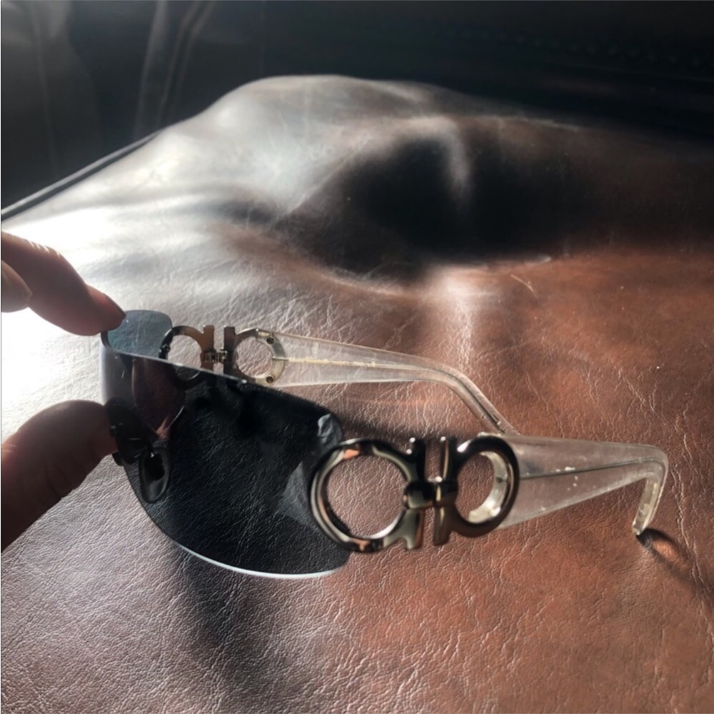 Salvatore Ferragamo] Silver Metal Gangini Logo framed Sunglass